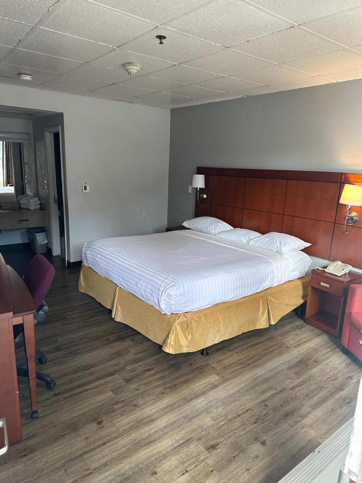 Park View Inn.